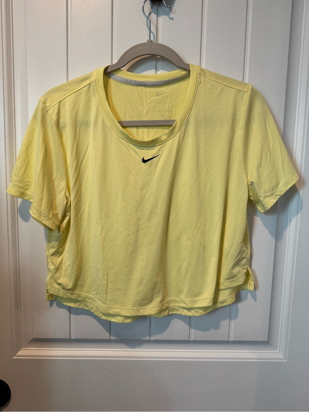 Nike Women’s Light Yellow Cropped Short Sleeve Athletic Tee